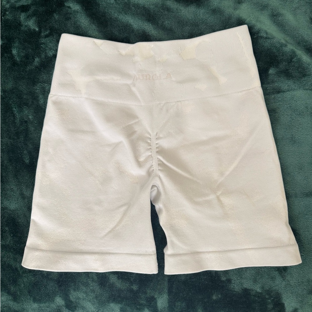 Aurola Women's Cream Bike Shorts